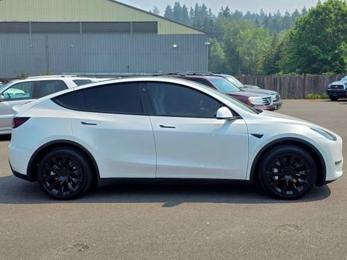 Used 2020 Tesla Model Y Long Range AWD/4WD image 9