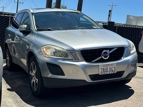 Used 2013 Volvo XC60 T6 AWD/4WD image 2