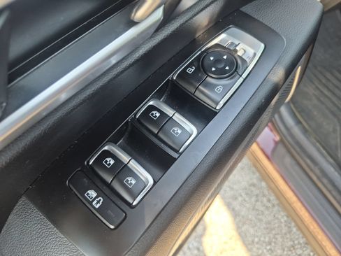 Used 2020 Kia Telluride LX FWD image 16