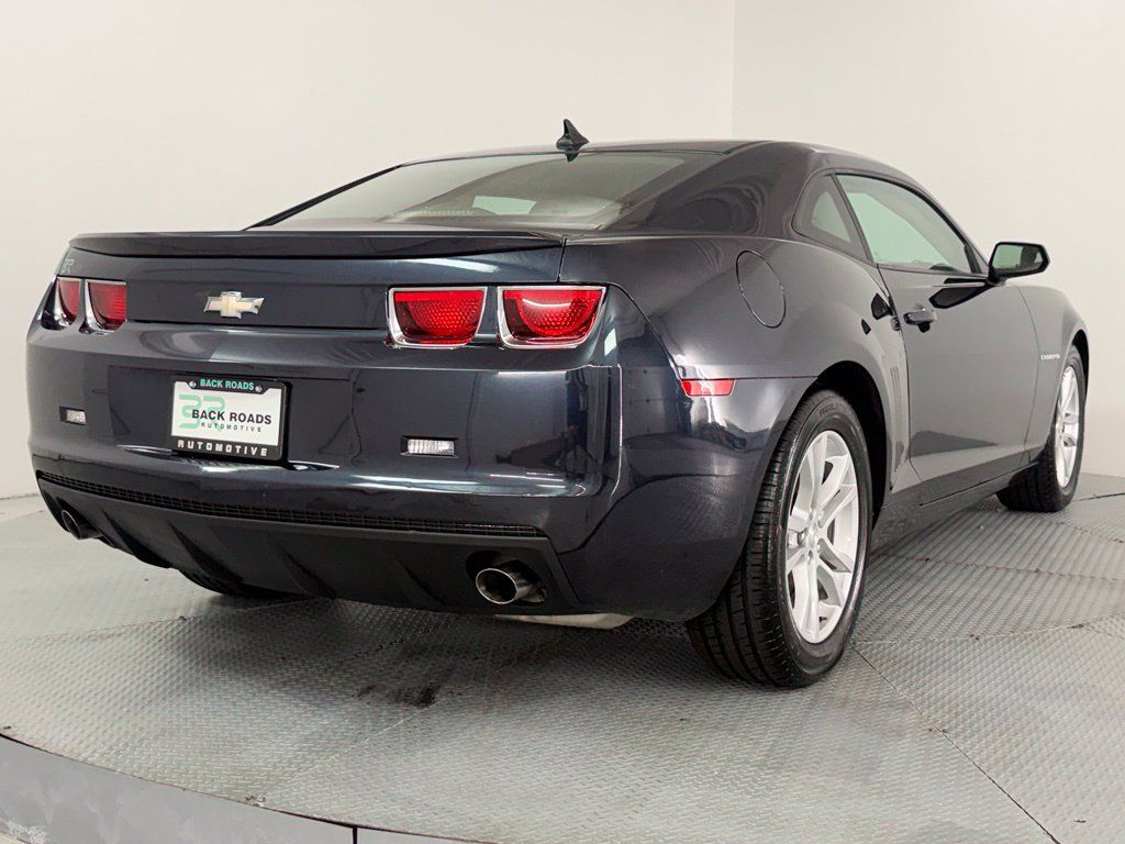Used 2013 Chevrolet Camaro LT RWD image 9