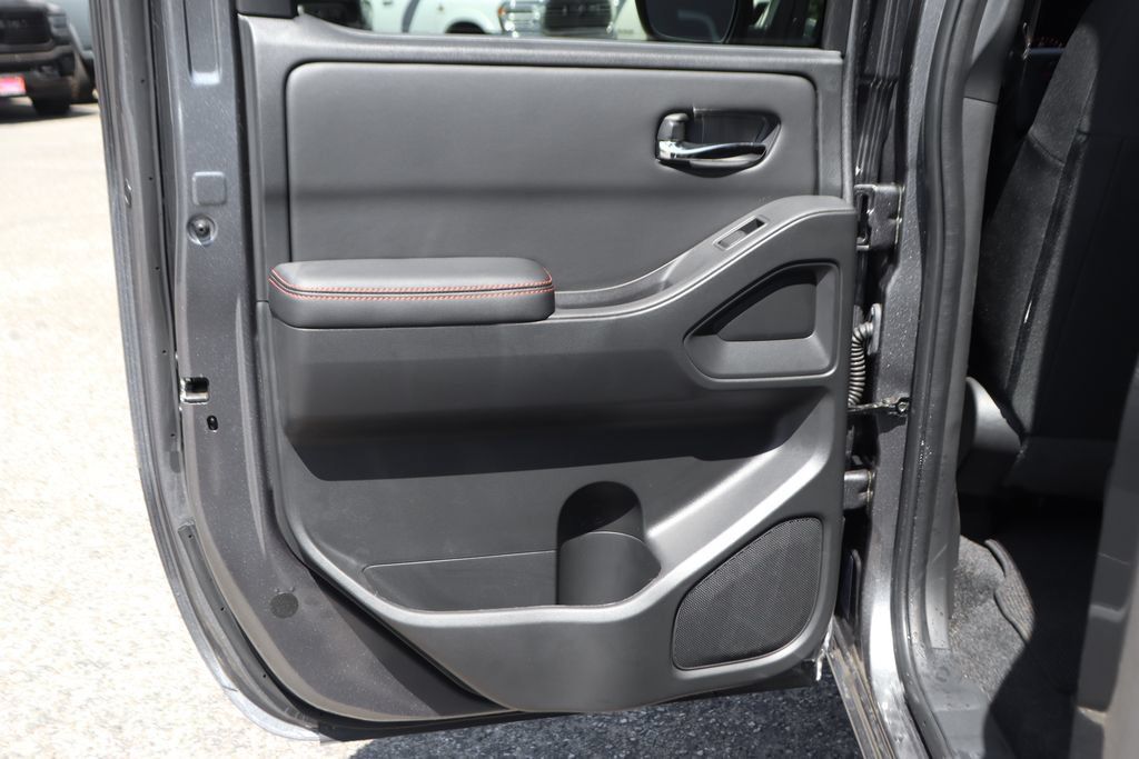 Used 2025 Nissan Frontier PRO-4X w/ Pro Convenience Package AWD/4WD image 36