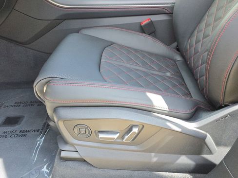 New 2026 Audi Q8 Prestige image 17