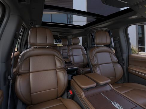 New 2026 Lincoln Navigator L Reserve AWD/4WD image 10