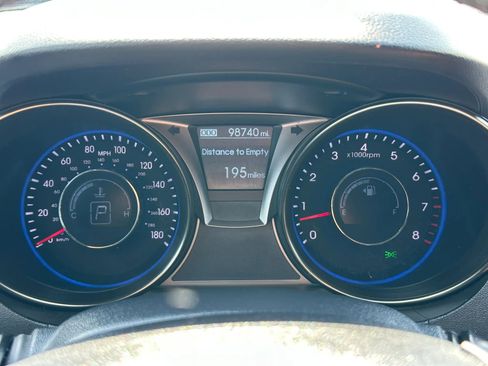 Used 2013 Hyundai Genesis 3.8 RWD image 35