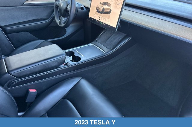 Used 2023 Tesla Model Y Long Range AWD/4WD image 18