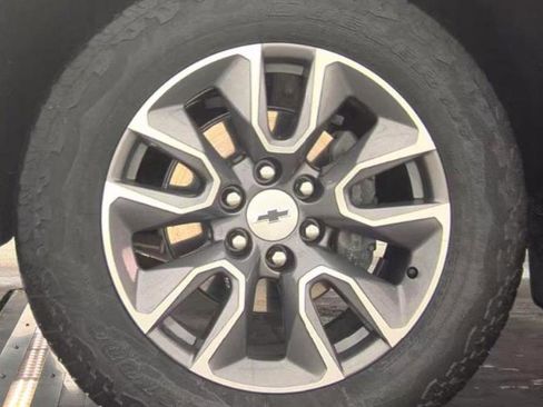 Used 2022 Chevrolet Silverado 1500 RST w/ Z71 Off-Road Package image 9