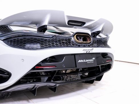 Used 2025 McLaren 750S image 11