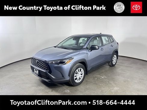 Used 2023 Toyota Corolla Cross L image 7