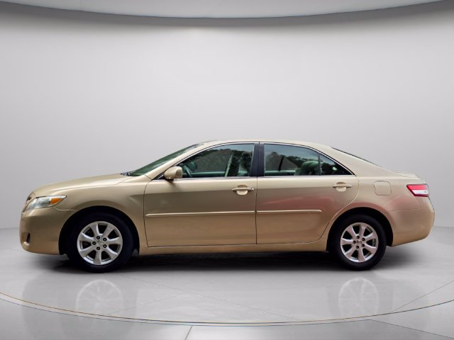 Used 2011 Toyota Camry LE w/ LE Extra-Value Pkg FWD image 3