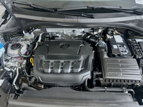 Used 2022 Volkswagen Tiguan SE image 34