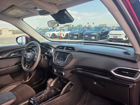Used 2023 Chevrolet TrailBlazer LT FWD image 16