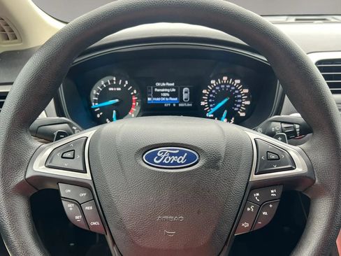 Used 2018 Ford Fusion SE FWD image 16