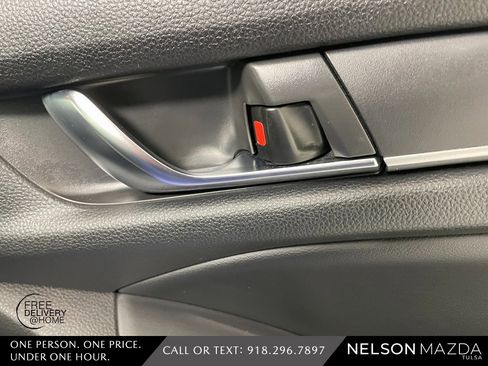 Used 2018 Honda Accord Sport image 38