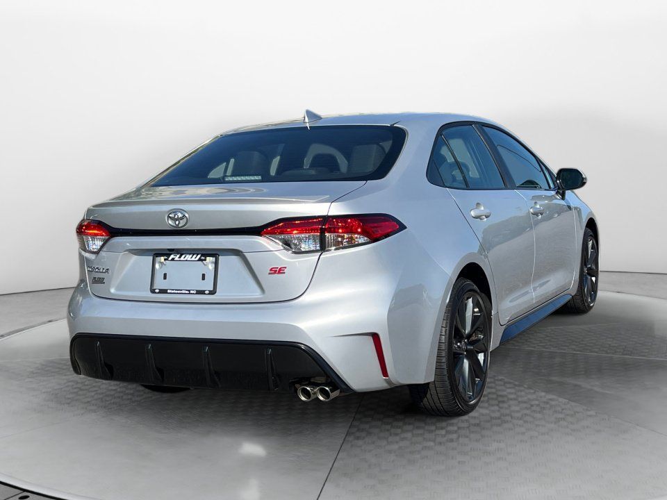 Used 2026 Toyota Corolla SE FWD image 7