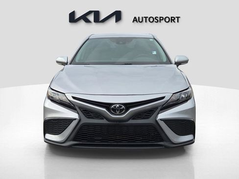 Used 2024 Toyota Camry SE image 2