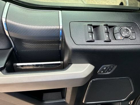 Used 2018 Ford F150 Lariat w/ Equipment Group 502A Luxury AWD/4WD image 12