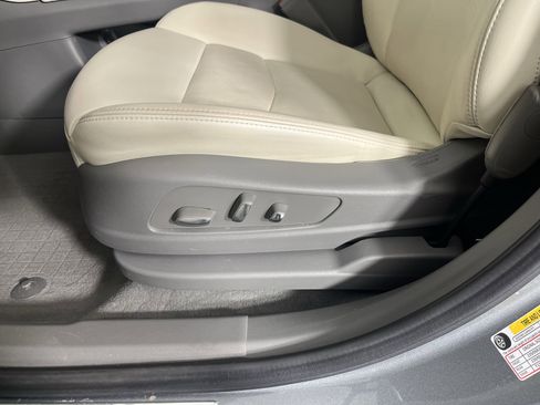 Used 2023 Cadillac XT6 Premium Luxury w/ Technology Package image 21