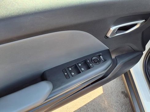 Used 2025 Kia K4 LXS image 12