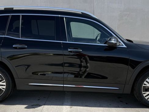 Used 2024 Mercedes-Benz GLB 250 image 3