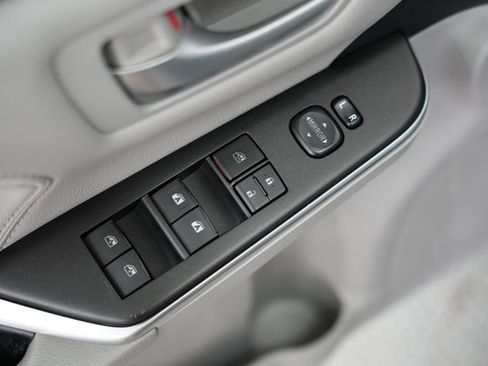 Used 2017 Toyota Camry SE FWD image 43
