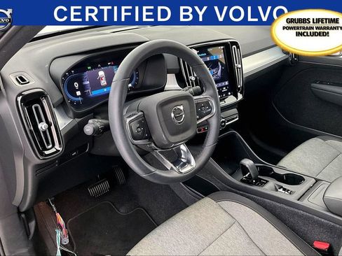 Used 2024 Volvo XC40 B5 Core image 17