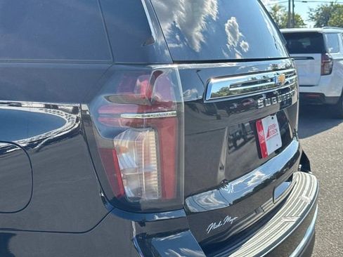 Used 2023 Chevrolet Suburban LT image 12
