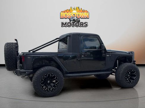 Used 2016 Jeep Wrangler Unlimited Sahara AWD/4WD image 10