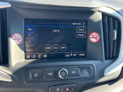 Used 2024 GMC Terrain SLE image 30