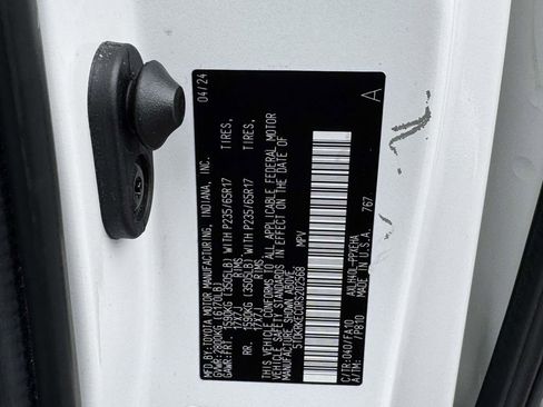 Used 2024 Toyota Sienna LE image 27