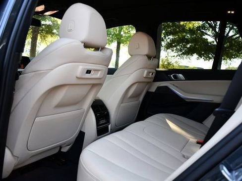 Used 2021 BMW X5 xDrive40i w/ Convenience Package AWD/4WD image 17