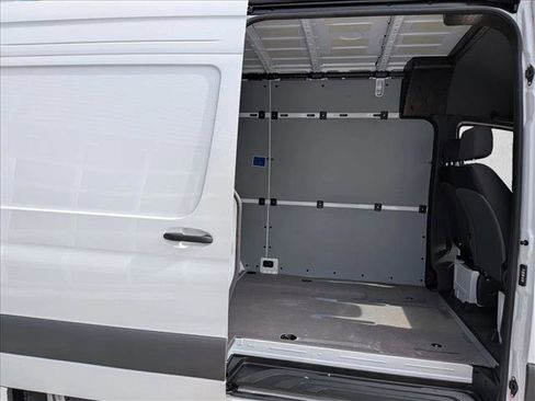 Used 2024 Mercedes-Benz Sprinter 2500 image 20