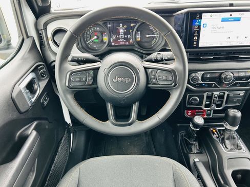 Used 2024 Jeep Wrangler Willys image 11