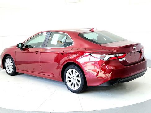 Used 2021 Toyota Camry LE w/ Cold Weather Package FWD image 4