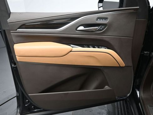 Used 2024 Cadillac Escalade ESV Sport w/ Touring Package image 24