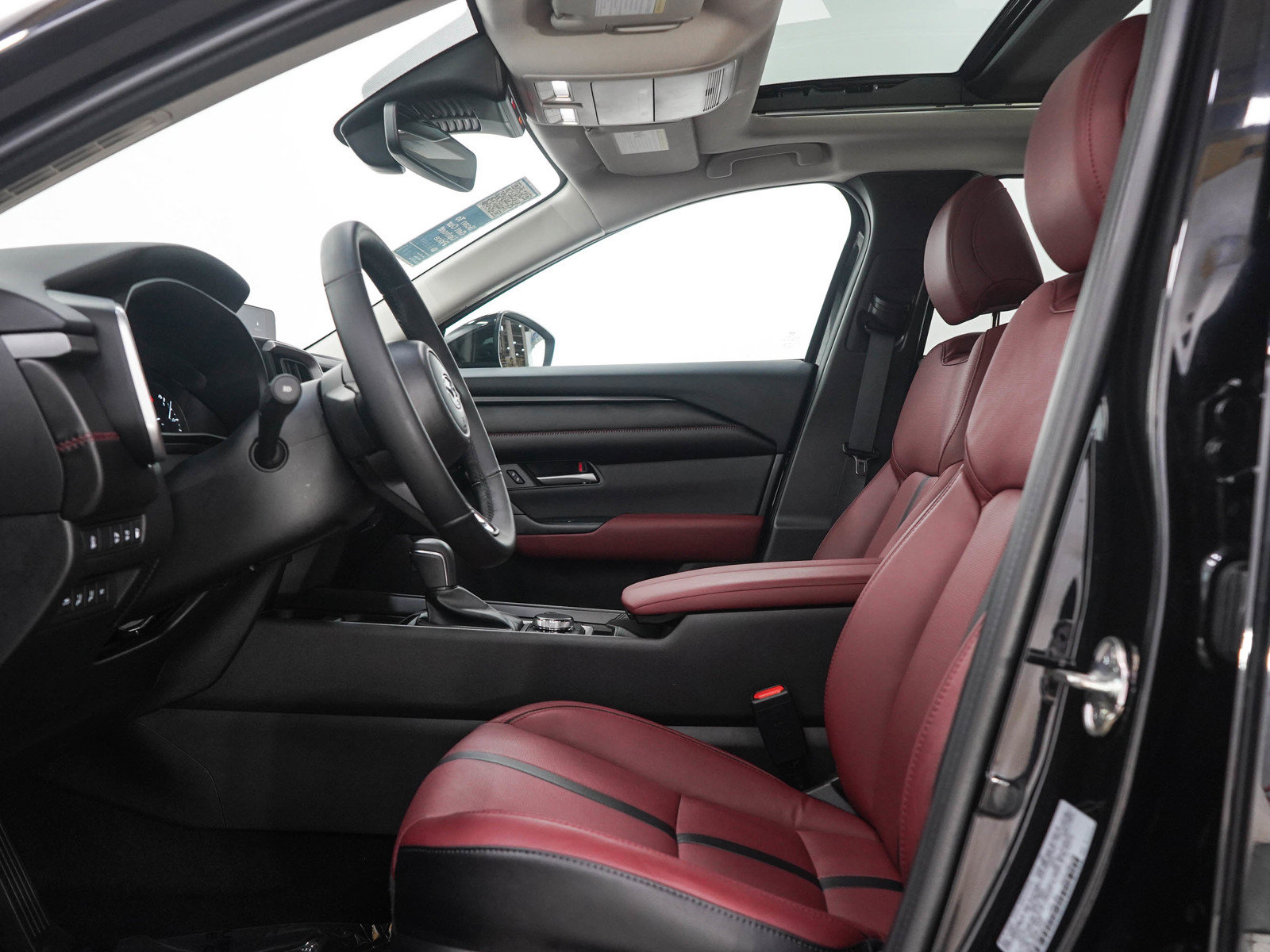Certified 2026 MAZDA CX-50 AWD 2.5 Hybrid w/ Premium Pkg image 22