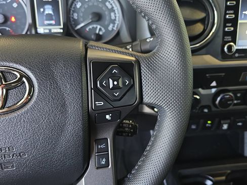 Used 2023 Toyota Tacoma TRD Off-Road w/ Technology Package AWD/4WD image 20