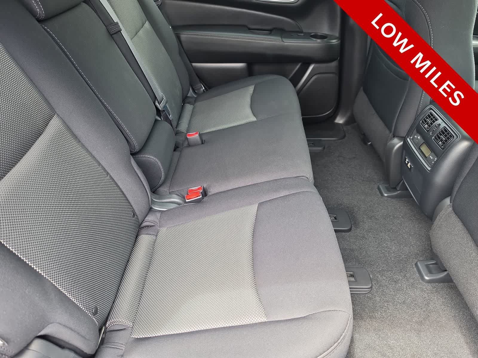 Used 2020 Nissan Pathfinder SV FWD image 17