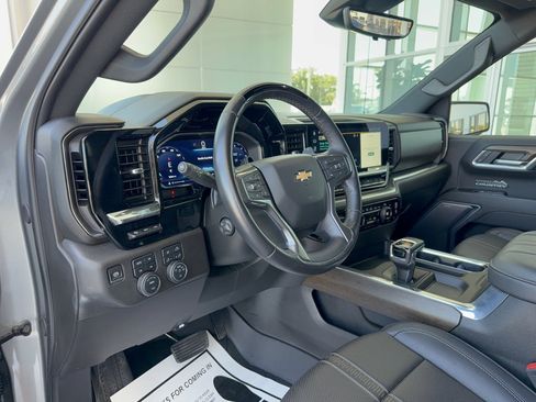 Used 2025 Chevrolet Silverado 1500 High Country AWD/4WD image 12