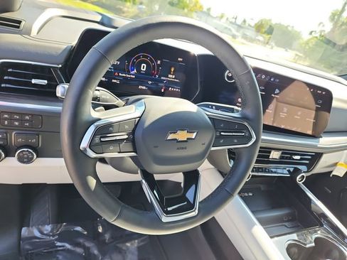 Certified 2025 Chevrolet Suburban Premier AWD/4WD image 18