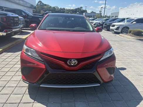 Used 2020 Toyota Camry XSE image 4