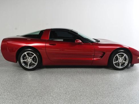 Used 2002 Chevrolet Corvette Coupe w/ Preferred Equipment Group2 RWD image 3