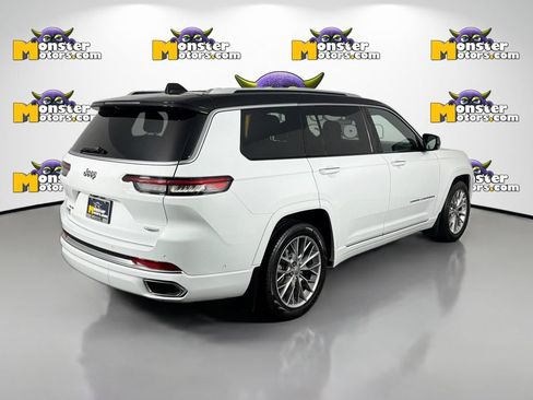 Used 2023 Jeep Grand Cherokee L Summit w/ Rear Seat Video Group I AWD/4WD image 5