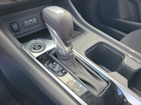 Used 2025 Nissan Sentra SV w/ All-Weather Package FWD image 32