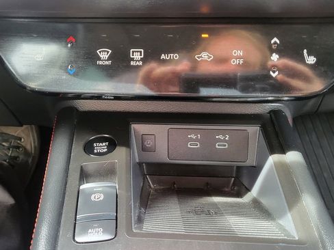 Used 2025 Nissan Kicks SR w/ SR Premium Package AWD/4WD image 32