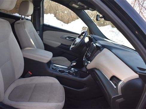 Certified 2022 Chevrolet Traverse LS image 13