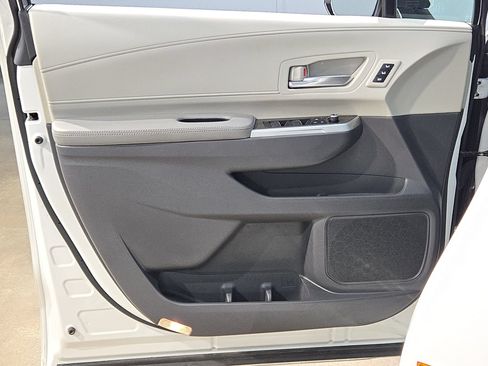 Used 2022 Toyota Sienna Limited FWD image 20