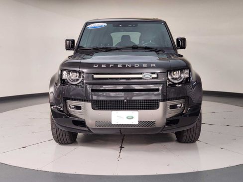 Used 2025 Land Rover Defender 130 X-Dynamic SE AWD/4WD image 13