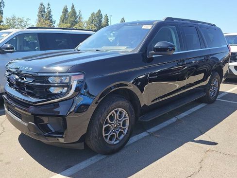 Used 2025 Ford Expedition Max Active AWD/4WD image 2