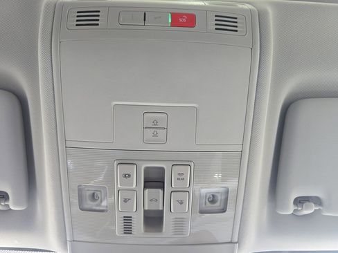 Used 2025 Volkswagen Taos SEL w/ Black Wheel Plus Package image 19