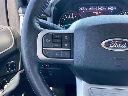 Certified 2023 Ford Expedition XLT image 10